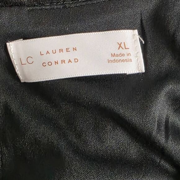 LC Lauren Conrad Sequin Floral Short Sleeve Blouse XL - Picture 6 of 8